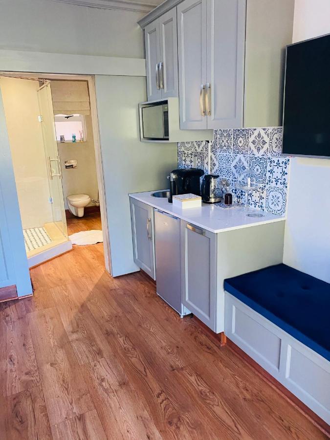 Bella Blue Guesthouse Блоемфонтейн Екстериор снимка