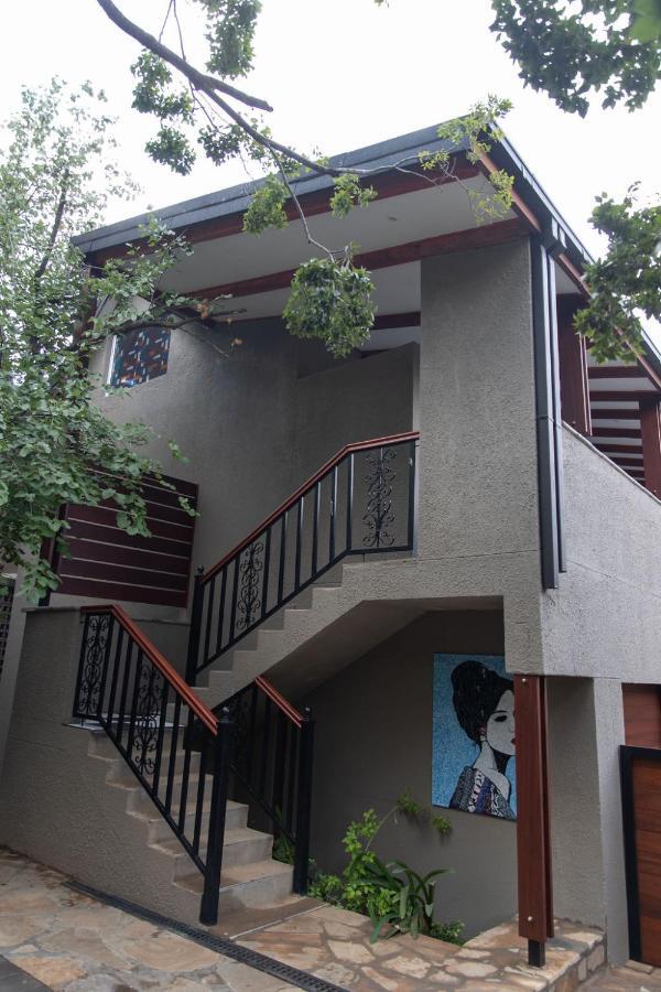 Bella Blue Guesthouse Блоемфонтейн Екстериор снимка
