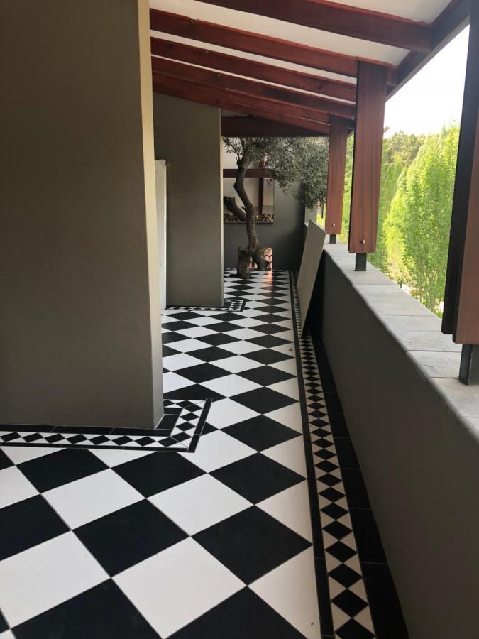 Bella Blue Guesthouse Блоемфонтейн Екстериор снимка