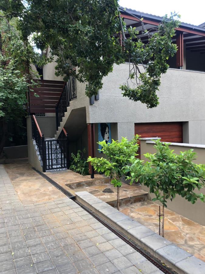 Bella Blue Guesthouse Блоемфонтейн Екстериор снимка